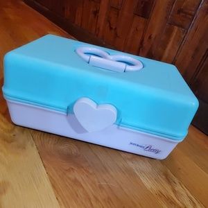 Vintage caboodle box